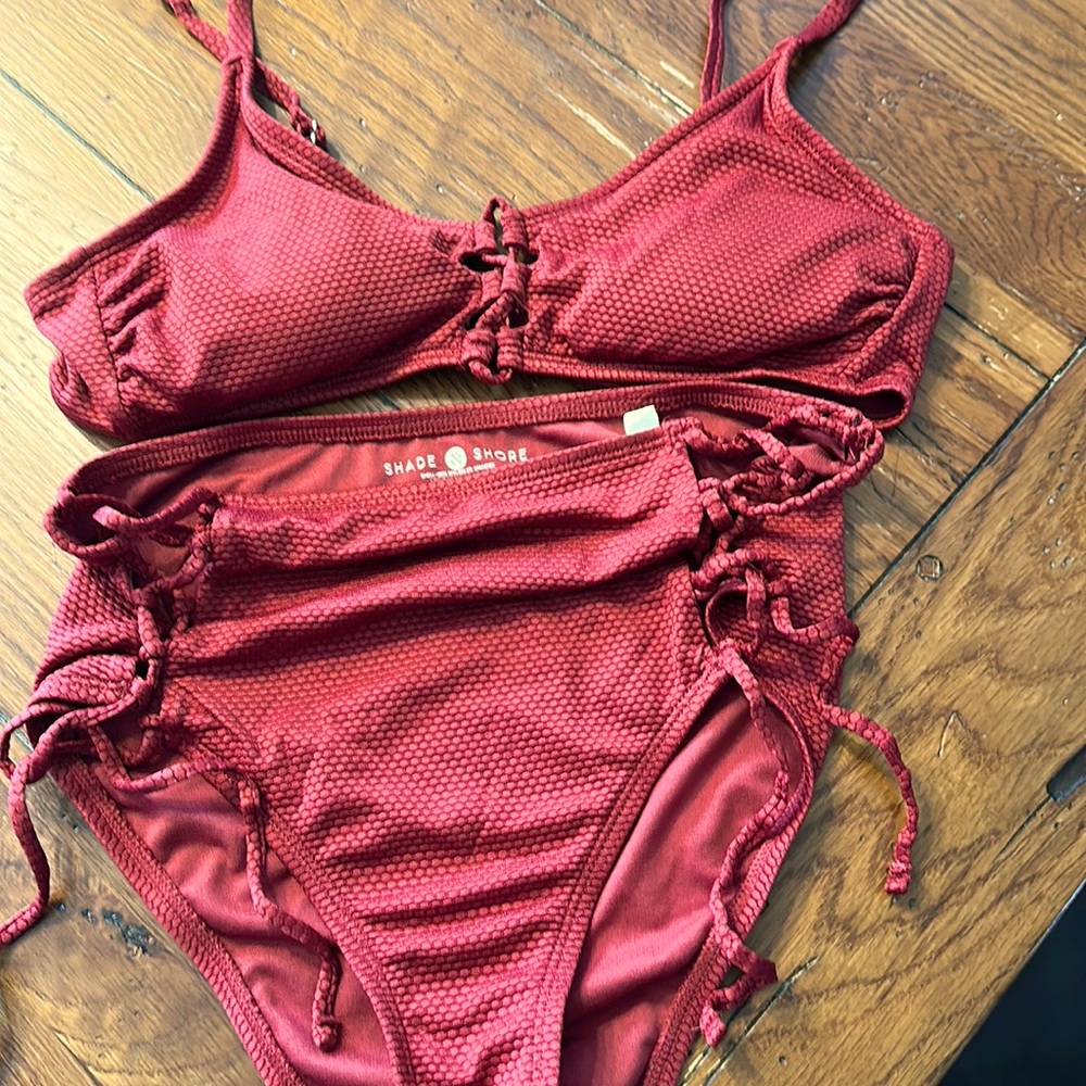 SALE: Bathing suit - shade & shore. Never worn excellent price no smoke